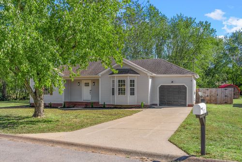 8635 Kingman Ct, Oak Grove, KY, 42262-9132 | Card Image