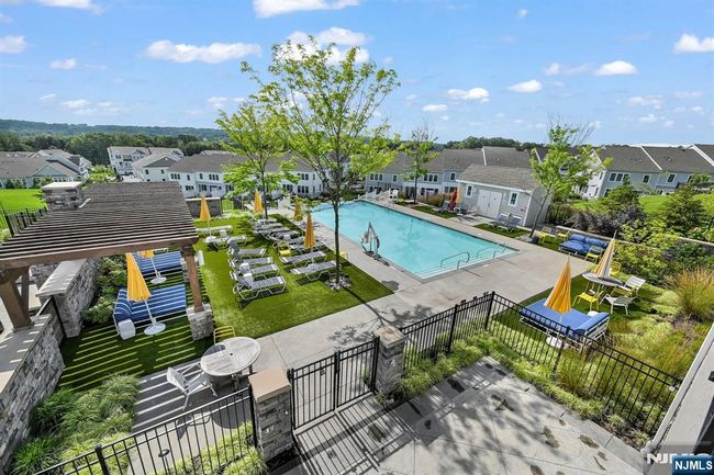 11 Aspen Dr, Townhouse with 3 bedrooms, 4 bathrooms and null parking in Cedar Grove NJ | Image 49