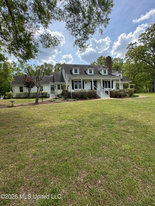 1765 Nottingham Dr, Southaven, MS, 38671-9305 | Card Image