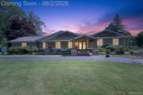 3860 E Commerce Rd, Commerce Township, MI, 48382-1302 | Card Image