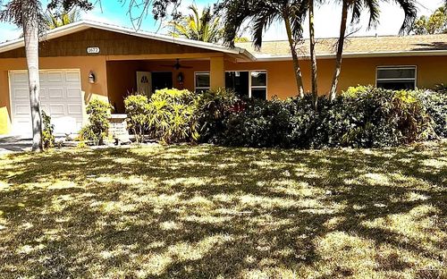 1672 Thumb Point Dr, Fort Pierce, FL, 34949-3529 | Card Image
