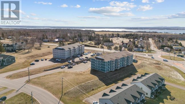 201 - 18 Gilbert Dr, Condo with 1 bedrooms, 1 bathrooms and null parking in East Royalty PE | Image 26