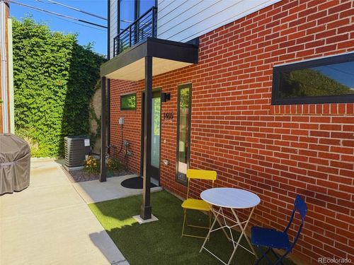 1465 Locust St, Denver, CO, 80220-2832 | Card Image