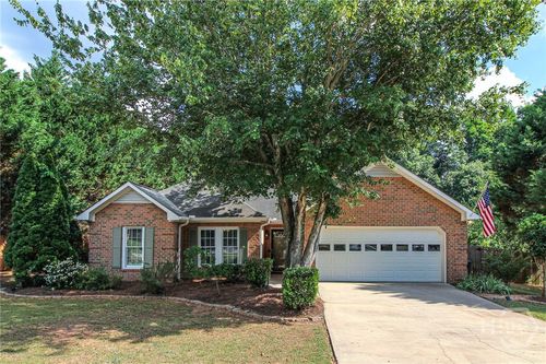 105 Meadow Creek Dr, Athens, GA, 30605-5517 | Card Image