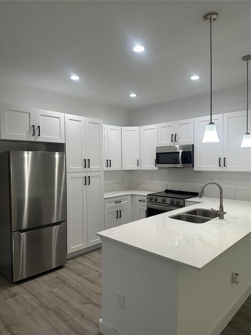 a-7813 Hirsch Rd, Houston, TX, 77016-6220 | Card Image