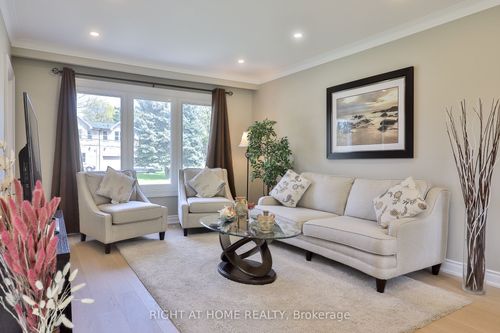 60 Aragon Ave, Scarborough, ON, M1T1X9 | Card Image