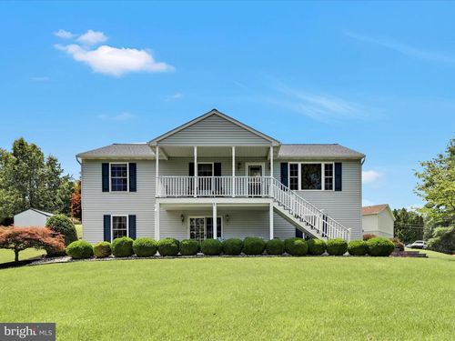 372 Wynonah Dr, AUBURN, PA, 17922-9586 | Card Image
