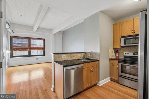 404c-1100 S Broad St, PHILADELPHIA, PA, 19146-5049 | Card Image