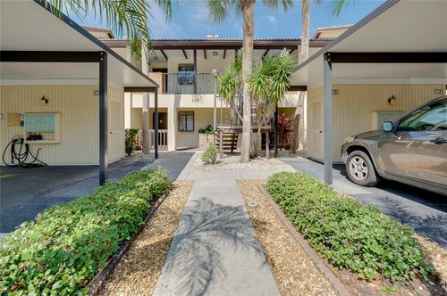 e-360 Three Lakes Ln, VENICE, FL, 34285-5748 | Card Image