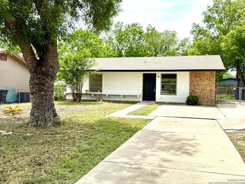 4723 Castle Rose, San Antonio, TX, 78218-4132 | Card Image