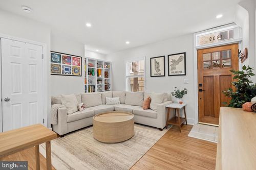 1639 Addison St, PHILADELPHIA, PA, 19146-1504 | Card Image