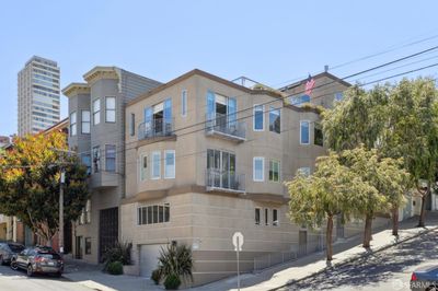 1017 Greenwich Street, Condo with 3 bedrooms, 3 bathrooms and 2 parking in San Francisco CA | Image 2