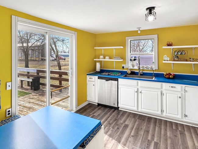 Step into the kitchen, lots of light! | Image 10