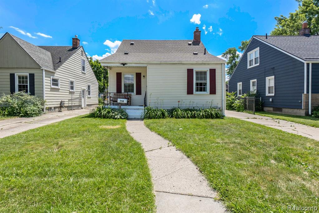 12 Mile Rd, Royal Oak, MI 48073