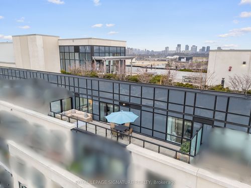 715-1401 O'Connor Dr, East York, ON, M4B2V5 | Card Image