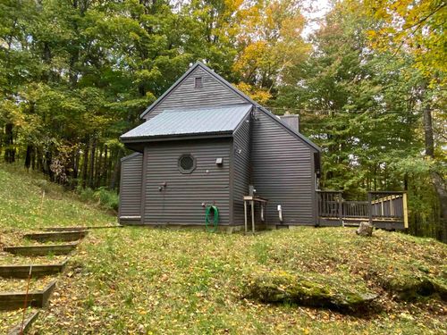 19 View Rd, Wilmington, VT, 05363-7963 | Card Image