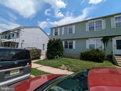 523 Linden Avenue, Home with 3 bedrooms, 1 bathrooms and null parking in BURLINGTON NJ | Image 2