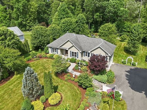 413 Batchelor St, Granby, MA, 01033 | Card Image