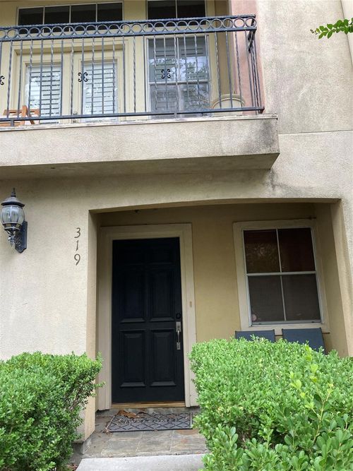 319 Sandman St, Houston, TX, 77007-7236 | Card Image