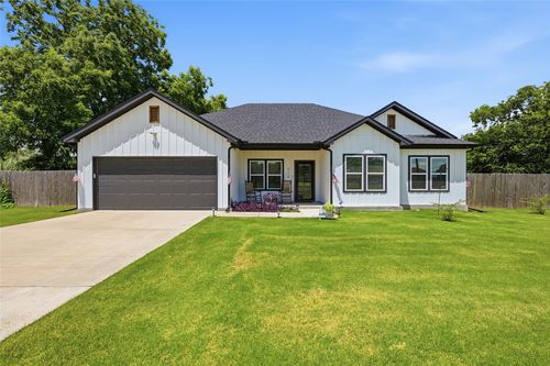 310 N Water St, Savoy, TX, 75479-2306 | Card Image