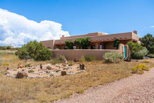 11 Demora Rd, Santa Fe, NM, 87508-8314 | Card Image