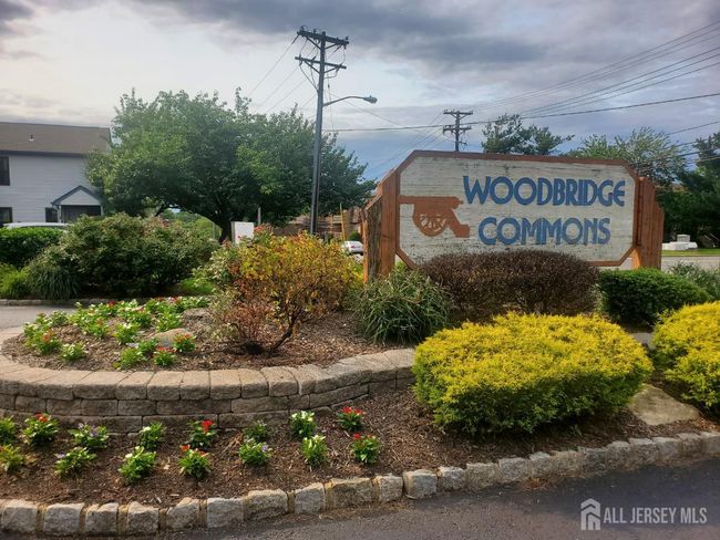 603 Woodbridge Commons Way, Townhouse with 1 bedrooms, 1 bathrooms and null parking in Iselin NJ | Image 4