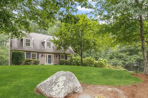 9 Appletree Ln, North Reading, MA, 01864-2803 | Card Image