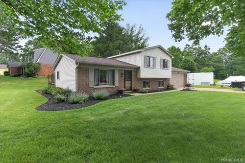 4903 Cape Town, Highland, MI, 48356-1013 | Card Image