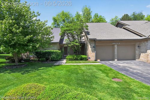 29711 Nova Woods Dr, Farmington Hills, MI, 48331-1996 | Card Image