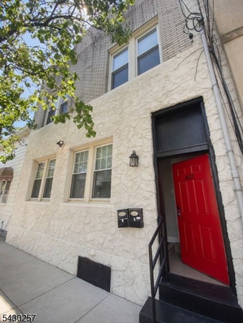 402 Cliff St, Fairview, NJ, 07022-1247 | Card Image