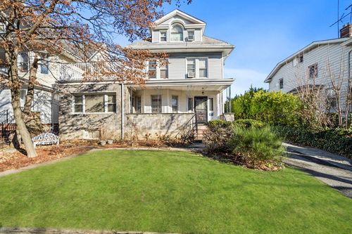 84 120th St, Kew Gardens, NY, 11415-3106 | Card Image