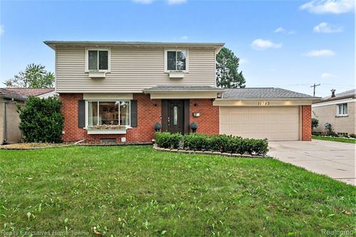 11743 Sorrento Blvd, Sterling Heights, MI, 48312-1357 | Card Image