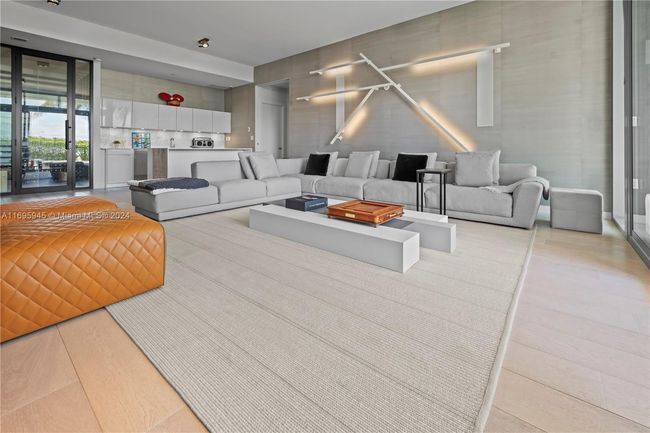 APT-201 - 321 Ocean Dr, Condo with 5 bedrooms, 6 bathrooms and null parking in Miami Beach FL | Image 11