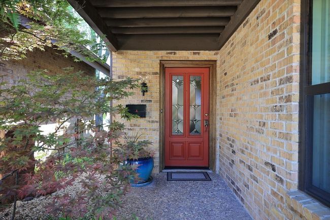 Doorway to property | Image 12