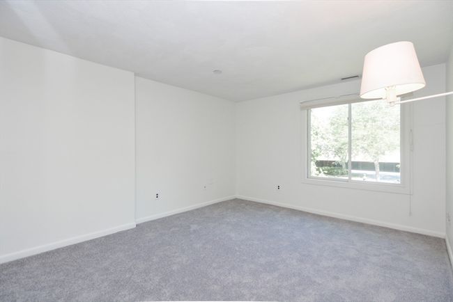 UNIT-4 - 8 Concord Greene, Condo with 2 bedrooms, 2 bathrooms and 1 parking in Concord MA | Image 14