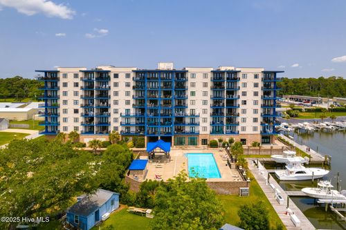 102-4425 Arendell St, Morehead City, NC, 28557-2796 | Card Image