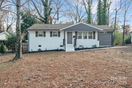 915 Crestmere St, Charlotte, NC, 28208-2811 | Card Image