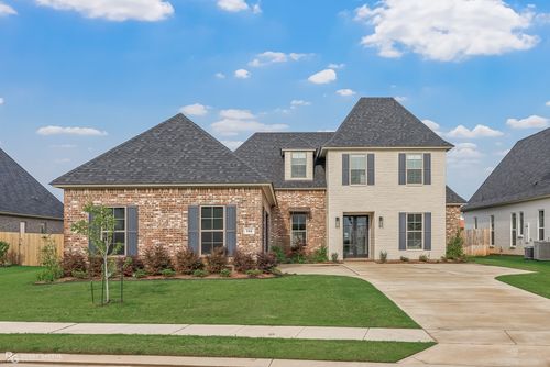 166 N Canal Dr, Bossier City, LA, 71111-6440 | Card Image