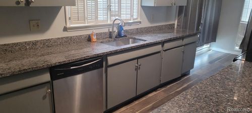 4995 Broomfield Ln, West Bloomfield, MI, 48322-4334 | Card Image