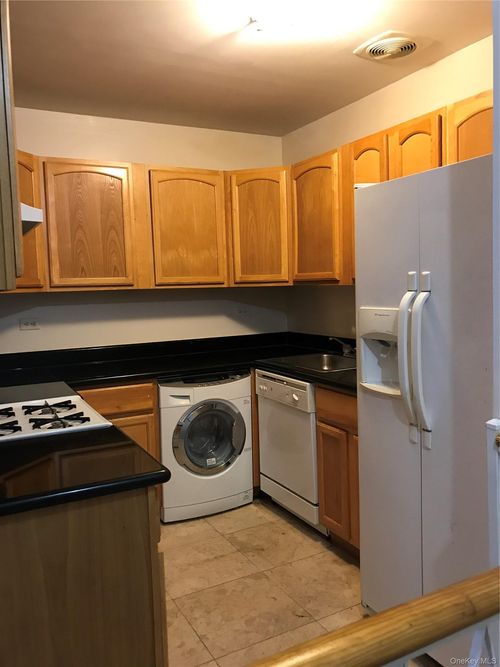4r-14144 84th Road, New York, NY, 11435 | Card Image