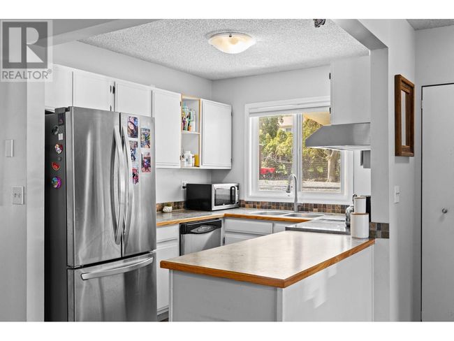 2431 Bering Rd, Home with 2 bedrooms, 1 bathrooms and 5 parking in West Kelowna BC | Image 13