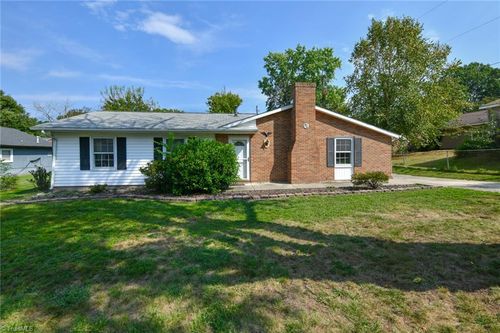 2702 Lynfield Ln, Greensboro, NC, 27406-6218 | Card Image