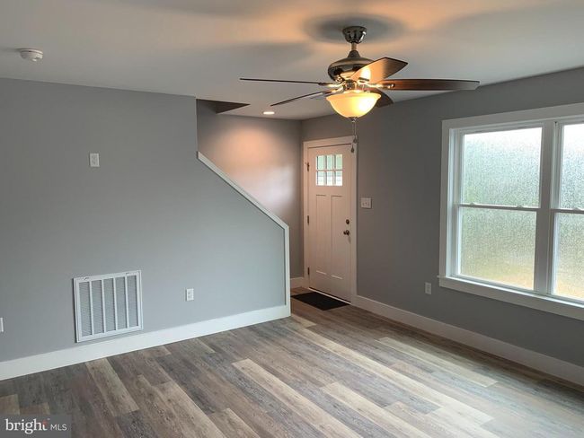 174 Bank St, Townhouse with 3 bedrooms, 2 bathrooms and null parking in MOUNT JACKSON VA | Image 4