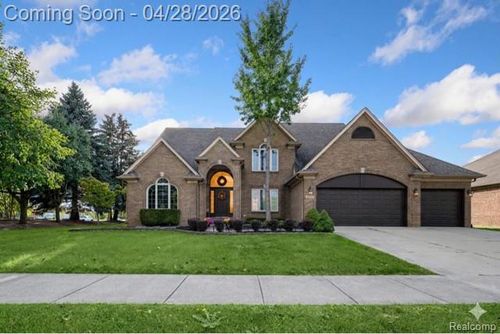 45021 Riverwoods Dr, Macomb, MI, 48044-5781 | Card Image