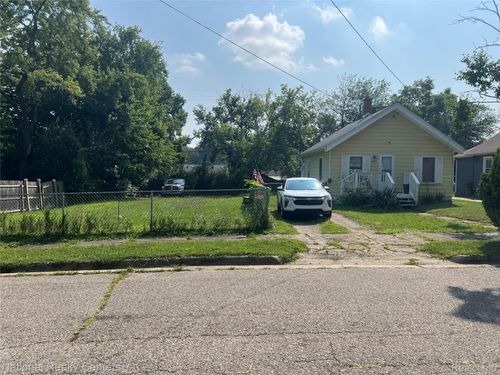 447 S Marshall St, Pontiac, MI, 48342-3435 | Card Image