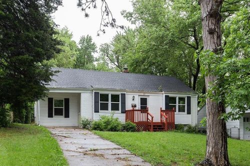 10 Pocahontas Ln, Kansas City, MO, 64114-3018 | Card Image