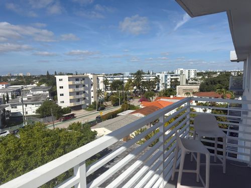 apt-6c-7800 Carlyle Ave, Miami Beach, FL, 33141-2045 | Card Image