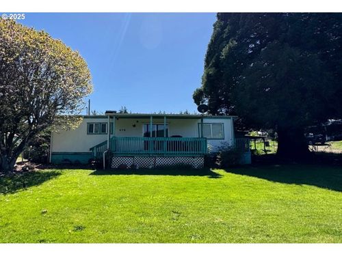 656 Applegate Ave, Yoncalla, OR, 97499-7511 | Card Image