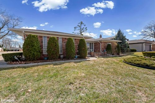 4786 Lucerne Dr, Sterling Heights, MI, 48310-3355 | Card Image