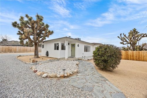 55585 Onaga Trl, Yucca Valley, CA, 92284-3382 | Card Image